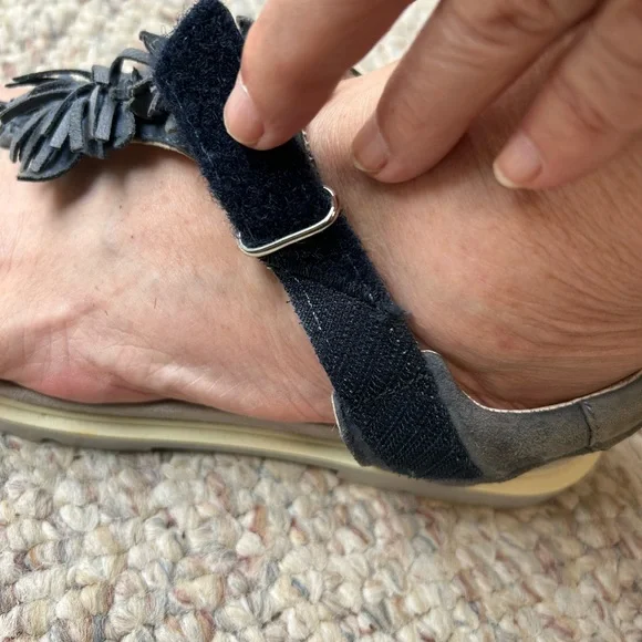 IGI & Co. Slate Blue/Gray Suede Italian-made Floral Fringe Women's Sandals 37 - Picture 5 of 6